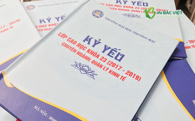 In sổ kỷ yếu bìa cứng bền đẹp cho lớp cao học