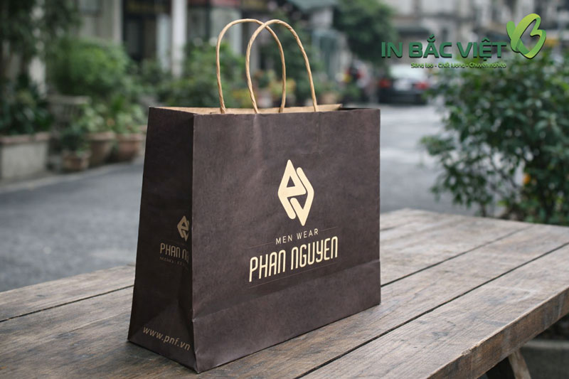 tui-giay-kraft-dung-quan-ao-thoi-trang-in-logo