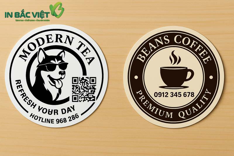 Thong-tin-in-tren-tem-tron-dan-ly-tra-sua-va-coc-cafe-logo-thuong-hieu