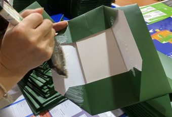 Gia công gấp dán thành phẩm: Khái niệm, kỹ thuật và ứng dụng