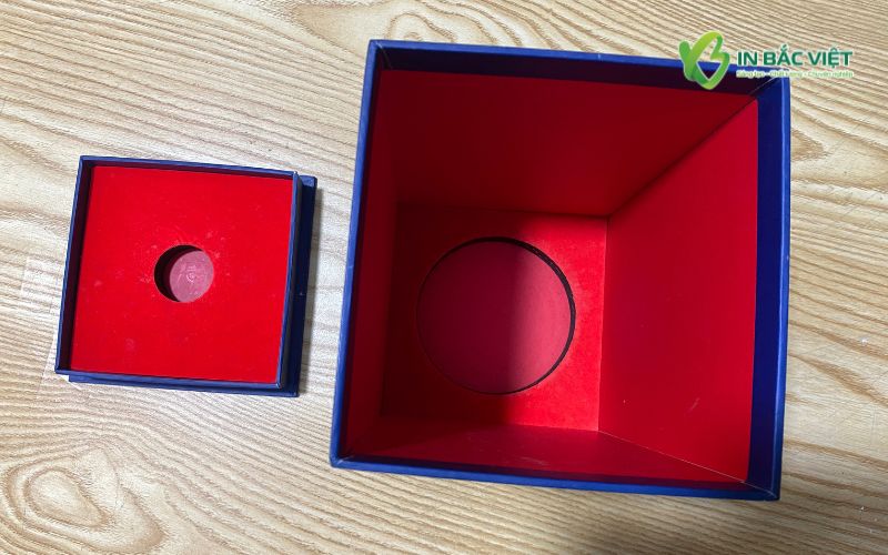 Mẫu bao bì đựng rượu Tết lót nhung cao cấp dùng làm quà biếu khách hàng doanh nghiệp