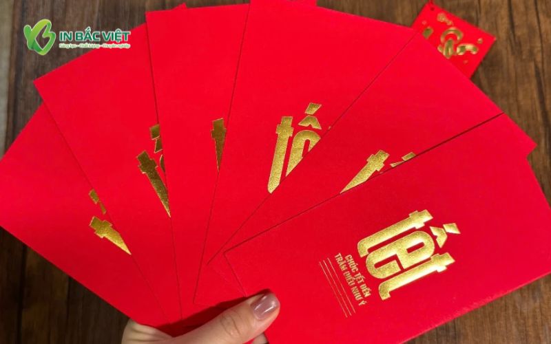 Báo giá in phong bao lì xì nhung mới nhất 2026 theo số lượng và quy cách