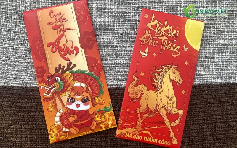 Mẫu lì xì hình con ngựa với minh họa sinh động, mang ý nghĩa may mắn và khởi đầu thuận lợi