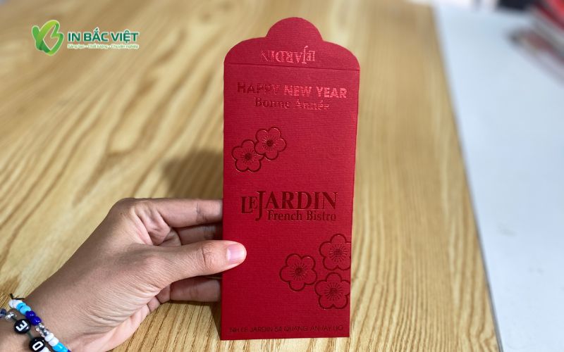 Phong bao lì xì giấy mỹ thuật vân sần kết hợp ép kim tạo hiệu ứng bắt mắt