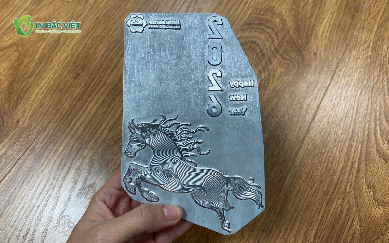 Khuôn dương dập nổi bao lì xì – một trong hai khuôn gia công