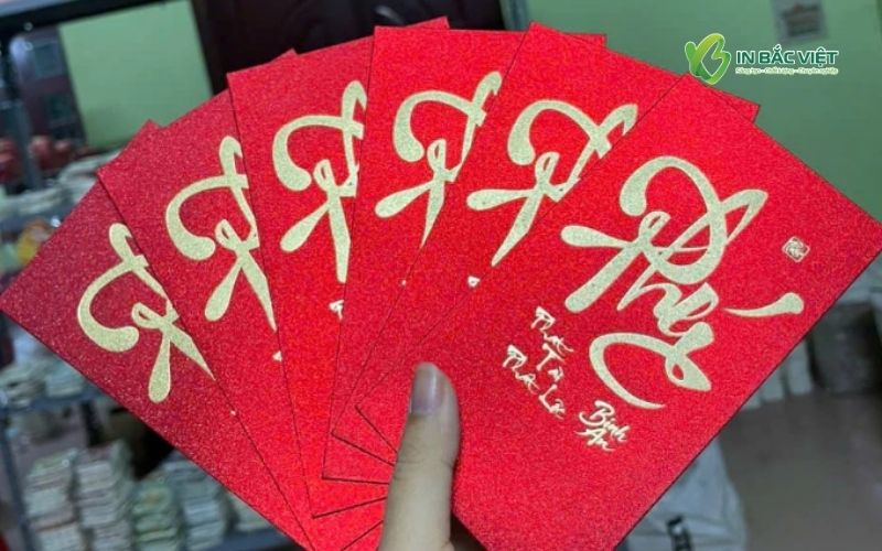 Lì xì cán màng kim tuyến cát tạo hiệu ứng lấp lánh sang trọng và khác biệt