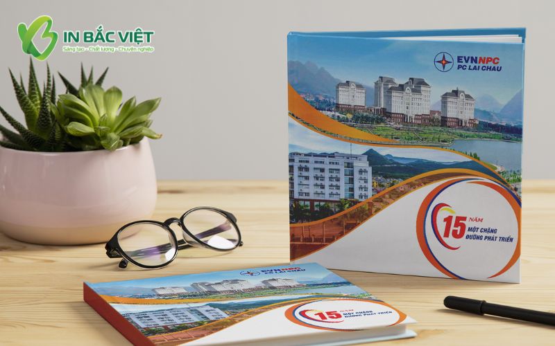 Tầm quan trọng của việc in kỷ yếu doanh nghiệp trong việc lưu giữ dấu ấn và hình ảnh thương hiệu