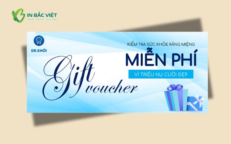 Thiết kế voucher nha khoa tối giản, tinh tế với tông xanh trắng theo xu hướng 2026