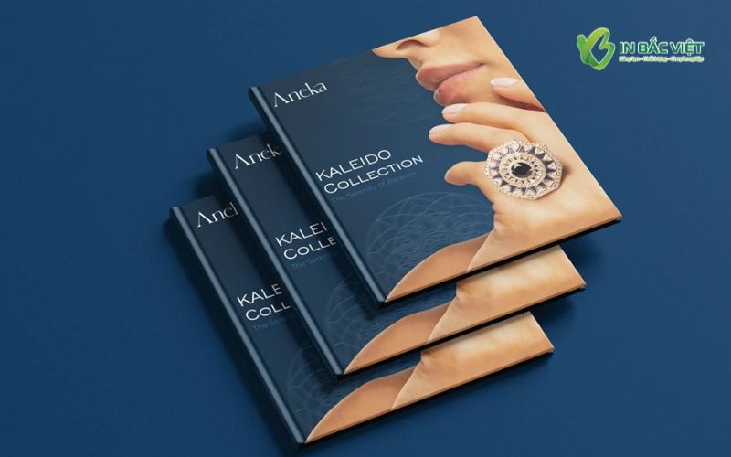 Mẫu catalogue dập nổi dập chìm họa tiết trang bìa giúp tạo điểm nhấn tinh tế