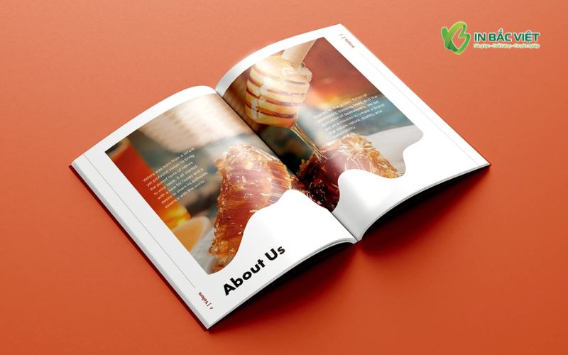 Ấn phẩm in trên giấy mỹ thuật với bề mặt bóng mịn tạo cảm giác cao cấp khi sử dụng