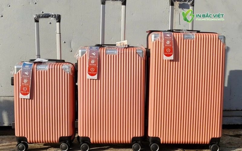 Mẫu mác treo vali thiết kế đồng bộ theo bộ sưu tập