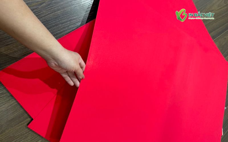 Giấy thấm hút mực cao ảnh hưởng đến màu sắc khi in