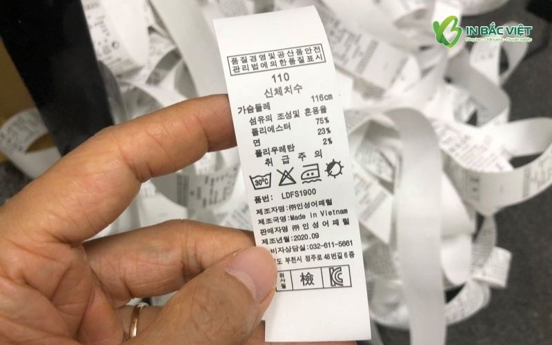Mác vải giấy dai in thông tin sản phẩm rõ nét, sắc nét từng chi tiết
