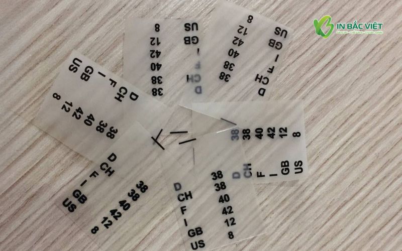 Mẫu mác sản phẩm in trên chất liệu nhựa dẻo trong suốt