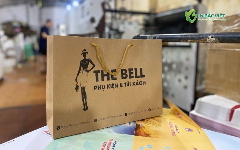 Ưu tiên in màu đen và màu có độ tương phản cao trên nền giấy Kraft